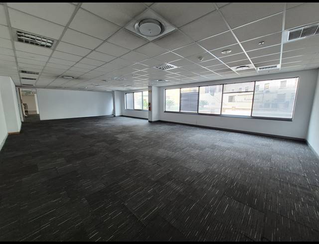 348M² OFFICE TO LET IN SANDTON CENTRAL